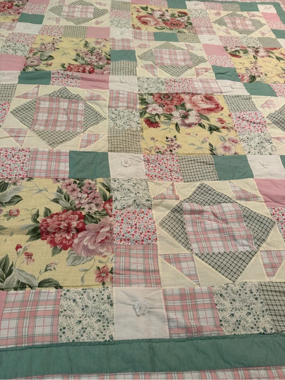 Vintage cottagecore floral plaid patchwork hand tied quilt 83”x80” country style
